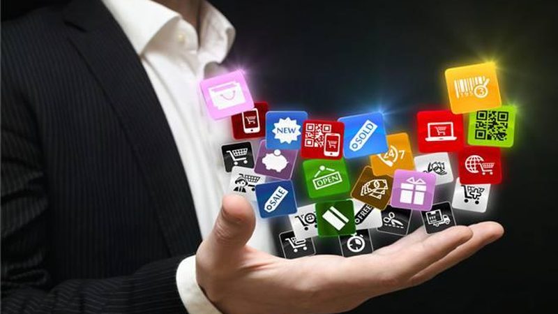 半自理老人居家护理，保姆与护工价格对比解析